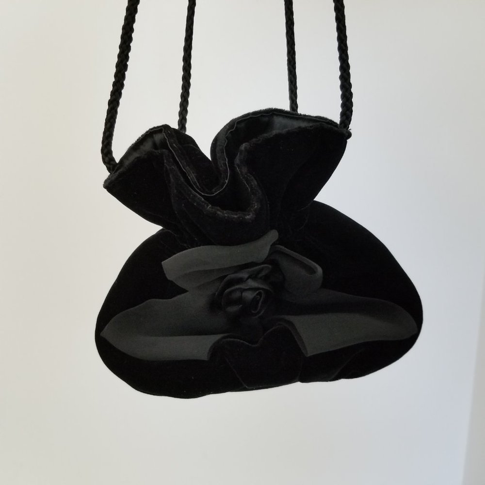 CAROLYNE BARTON Black Velvet Drawstring Clutch Bag - Picture 3 of 8